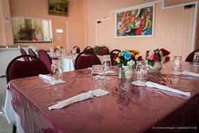 Lake Mainstay Resort