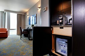 Hotel X Toronto, a Destination by Hyatt Hotel