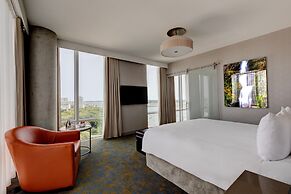 Hotel X Toronto, a Destination by Hyatt Hotel