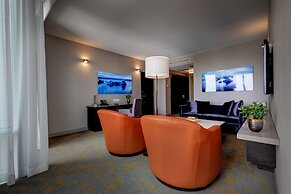 Hotel X Toronto, a Destination by Hyatt Hotel