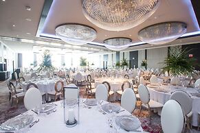 Hotel X Toronto, a Destination by Hyatt Hotel