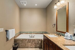 The Victoria 4 1 Bedroom Condo by RedAwning