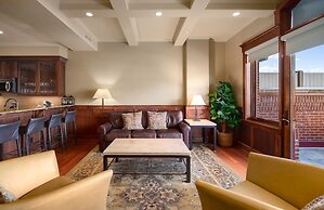 The Victoria 4 1 Bedroom Condo by RedAwning