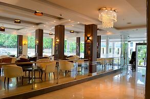 Grand Royal Swiss Hotel