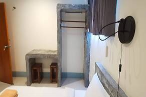 Top Harvest Rental - Hostel