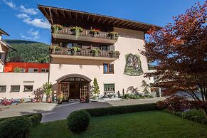 Zur Post & Appartementhaus Kern