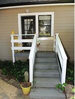 The Giraffe Inn at Old Parks Manor