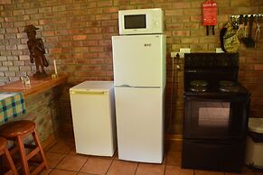 Thaba Tsweni Lodge and Safaris