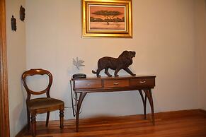 Thaba Tsweni Lodge and Safaris