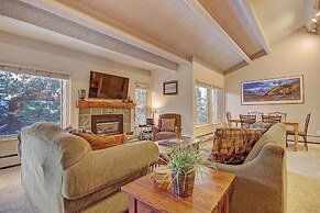 The Lift C212 2 Bedroom Condo by RedAwning