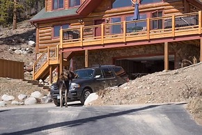 Barton  4 Bedroom Home by RedAwning