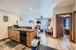 Highland Greens Lodge 210 1 Bedroom Condo by RedAwning