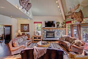 Gold King Lodge 8 Bedroom Home by RedAwning