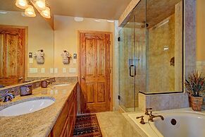 Gold King Lodge 8 Bedroom Home by RedAwning