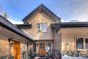 Gold King Lodge 8 Bedroom Home by RedAwning