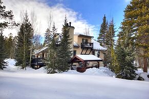 Gold King Lodge 8 Bedroom Home by RedAwning