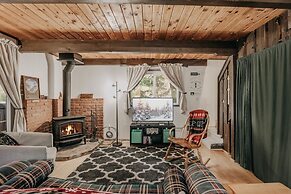 63mbr - Hot Tub - Bbq - Pets Ok - Wifi - Sleeps 6 2 Bedroom Home by Re