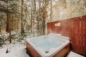 63mbr - Hot Tub - Bbq - Pets Ok - Wifi - Sleeps 6 2 Bedroom Home by Re