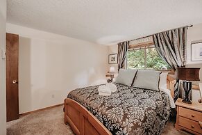 84sw - Sauna - Soaker Tub -  Fireplace - Sleeps 6 2 Bedroom Home by Re