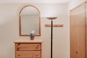 84sw - Sauna - Soaker Tub -  Fireplace - Sleeps 6 2 Bedroom Home by Re