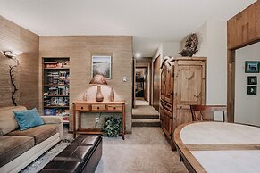 84sw - Sauna - Soaker Tub -  Fireplace - Sleeps 6 2 Bedroom Home by Re