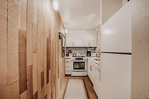 84sw - Sauna - Soaker Tub -  Fireplace - Sleeps 6 2 Bedroom Home by Re