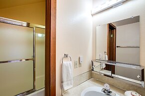 85sw - Fireplace - Washer/dryer - Dishwasher - Sleeps 4 2 Bedroom Home