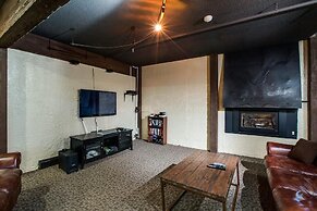 94sll - Inexpensive - Fireplace - Wifi - Sleeps 6 1 Bedroom Condo by R