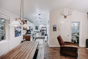 Glacier Springs – Cabin #16 - 1Br Cabin