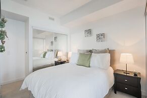 Noel Suites - York and Bremner