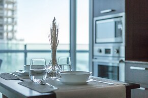 Noel Suites - York and Bremner