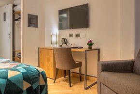 Navona Essence Hotel