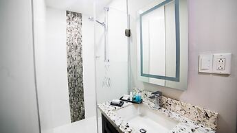 King's Hotel & Residences