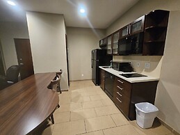 Heritage Place Hotel & Suites