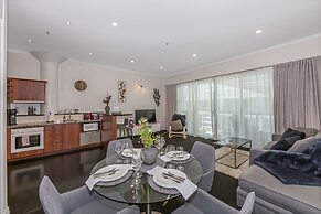 Princes Wharf 1BR Home Away From Home