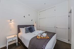 Princes Wharf 1BR Home Away From Home