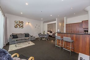 Princes Wharf 1BR Home Away From Home