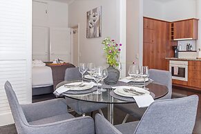 Princes Wharf 1BR Home Away From Home