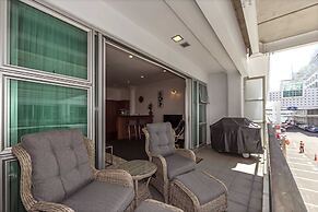 Princes Wharf 1BR Home Away From Home