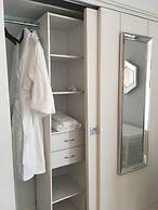 1BR Sub-Penthouse - Panoramic Views