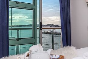 1BR Sub-Penthouse - Panoramic Views