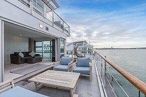 1BR Sub-Penthouse - Panoramic Views