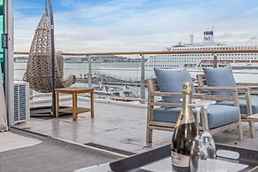 1BR Sub-Penthouse - Panoramic Views