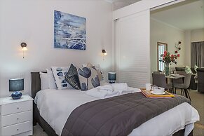 Luxury 2BR Apartment at Central Location