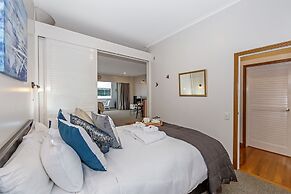 Luxury 2BR Apartment at Central Location