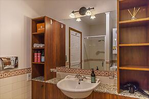 Luxury 2BR Apartment at Central Location