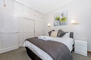 Luxury 2BR Apartment at Central Location