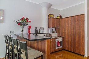 Luxury 2BR Apartment at Central Location