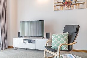 Luxury 2BR Apartment at Central Location