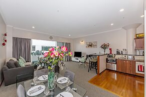 Luxury 2BR Apartment at Central Location